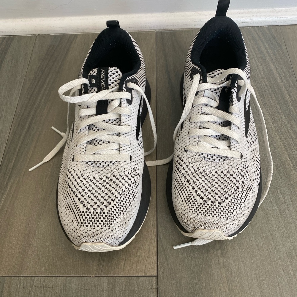 New brooks shoes size 7.5
